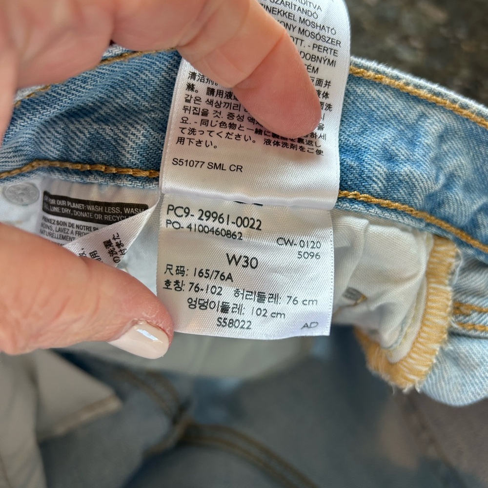 Levi’s 501 Button fly Cut Off Denim Shorts. Classic American. Unique tab style. - Picture 8 of 11